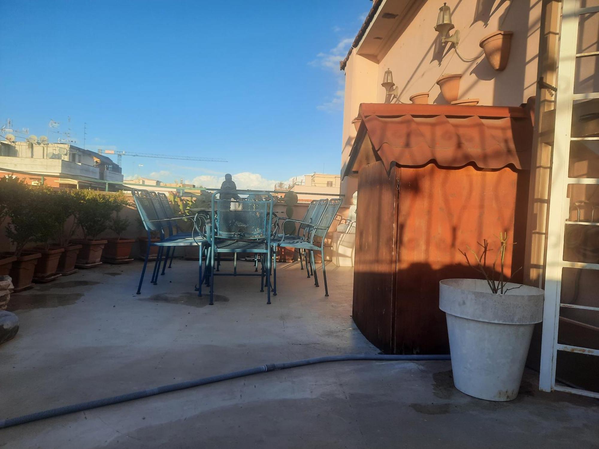 Quakey Luxury Rooftop * Roma